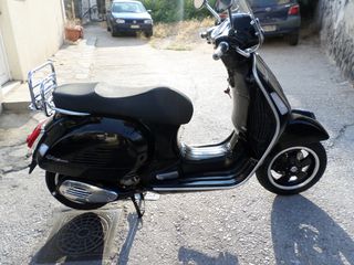 Piaggio Vespa GTS 300 2020-thumb-1