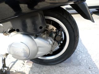 Piaggio Vespa GTS 300 2020-thumb-4