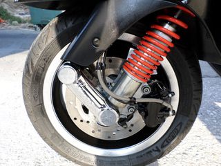 Piaggio Vespa GTS 300 2020-thumb-5