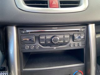 Peugeot 207 2012-thumb-17