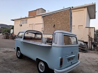 Volkswagen T2 1972 Retro Van Bar-thumb-10