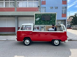 Volkswagen 1972 T2 1972 Retro Van Bar