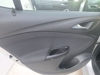 Opel Astra 2019-thumb-42