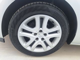 Opel Astra 2019-thumb-10