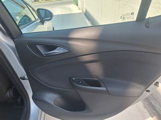 Opel Astra 2019-thumb-24