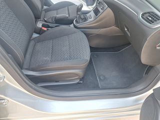 Opel Astra 2019-thumb-29