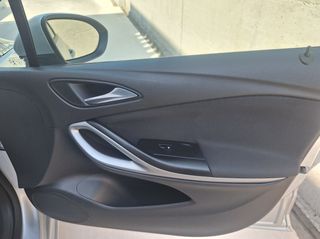 Opel Astra 2019-thumb-30