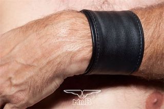 COLT Wristwallet Black-Black-thumb-1