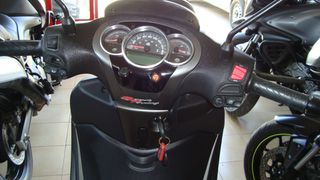 Piaggio Beverly 350 2017 BEVERLY 350 SPORT TOURING ABS-thumb-3