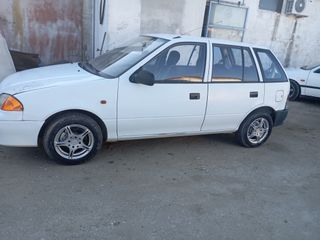 Suzuki Swift 2000