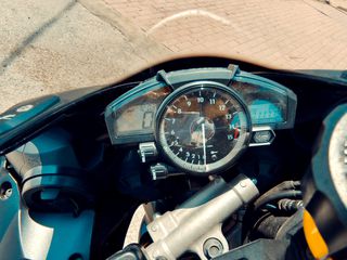 Yamaha YZF-R1 2009-thumb-3