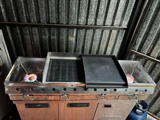ΨΗΣΤΑΡΙΑ ΥΓΡΑΕΡΙΟΥ ΜΕ ΠΛΑΤΟ ΚΑΙ 2 ΕΣΤΙΕΣ