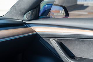 Tesla Model 3 2022 Performance-thumb-40