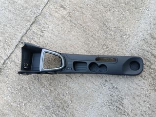 ΚΕΝΤΡΙΚΗ ΚΟΝΣΟΛΑ  RENAULT CLIO 13-19