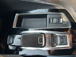 Peugeot 3008 2022 GT-thumb-19