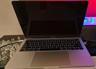 MacBook Pro A1708, 2017,  13.3, silver, i5, iris plus 640 1,5GB vram, 8GB RAM / 512GB NVME