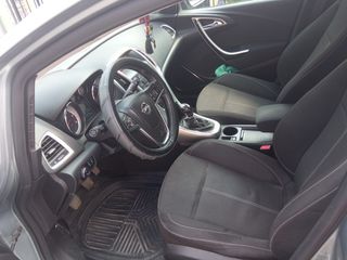 Opel Astra 2011