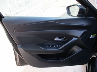 Peugeot 308 2022 1.2 PURETECH ALLURE-thumb-6