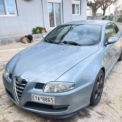 Alfa Romeo GT 2004 distictive