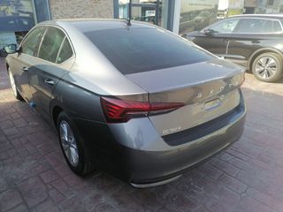 Skoda Octavia 2026 GRAND COUPE ESSENCE 2.0 TDI 150HP DSG-thumb-1