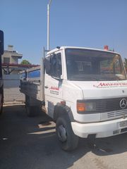 Mercedes-Benz 1995 709