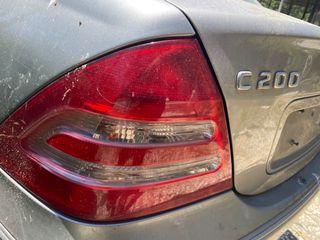 Mercedes c 200-thumb-2