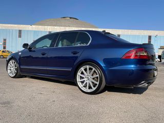 Skoda Superb 2010-thumb-2