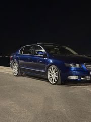 Skoda Superb 2010-thumb-20