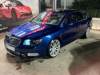 Skoda Superb 2010-thumb-24