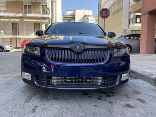 Skoda Superb 2010-thumb-10