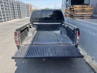 Nissan Navara 2009-thumb-4