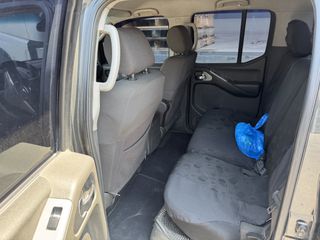Nissan Navara 2009-thumb-5