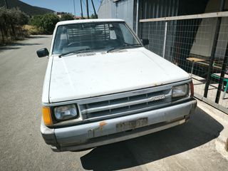 Mazda b1600 ford courier