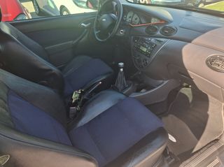 Ford Focus 2004-thumb-5