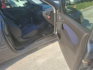 Ford Focus 2004-thumb-7