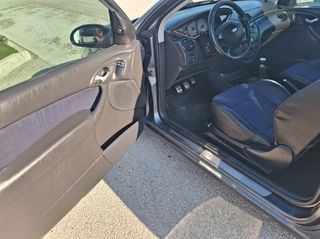 Ford Focus 2004-thumb-8
