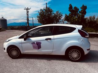 Κλούβα Ford 2014 fiesta