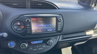 Toyota Yaris 2019 BI-TONE HYBRID-thumb-11