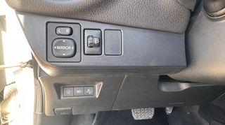 Toyota Yaris 2019 BI-TONE HYBRID-thumb-15