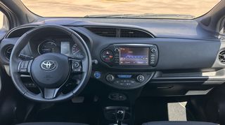Toyota Yaris 2019 BI-TONE HYBRID-thumb-18