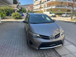 Toyota Auris 2015 1.4 D-4D DIESEL 6 TAXYTO-thumb-1