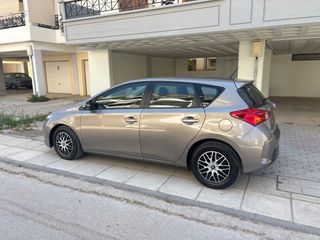 Toyota Auris 2015 1.4 D-4D DIESEL 6 TAXYTO-thumb-18