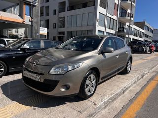 Renault Megane 2011-thumb-1