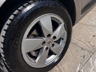 Renault Megane 2011-thumb-4