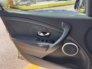 Renault Megane 2011-thumb-7