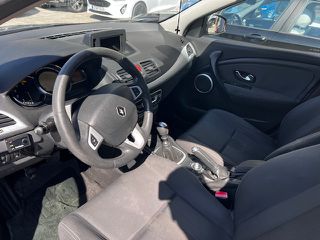 Renault Megane 2011-thumb-9