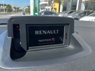 Renault Megane 2011-thumb-12