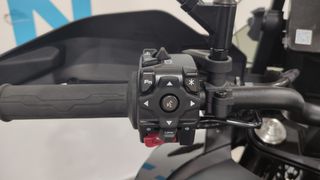 CFmoto 700 MT 2025 ΔΩΡΟ 3 ΒΑΛΙΤΣΕΣ ΓΝΗΣΙΕΣ CF !!!-thumb-9