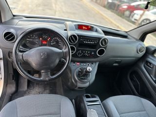 Peugeot Partner 2012-thumb-20