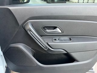 Dacia Duster 2019-thumb-11